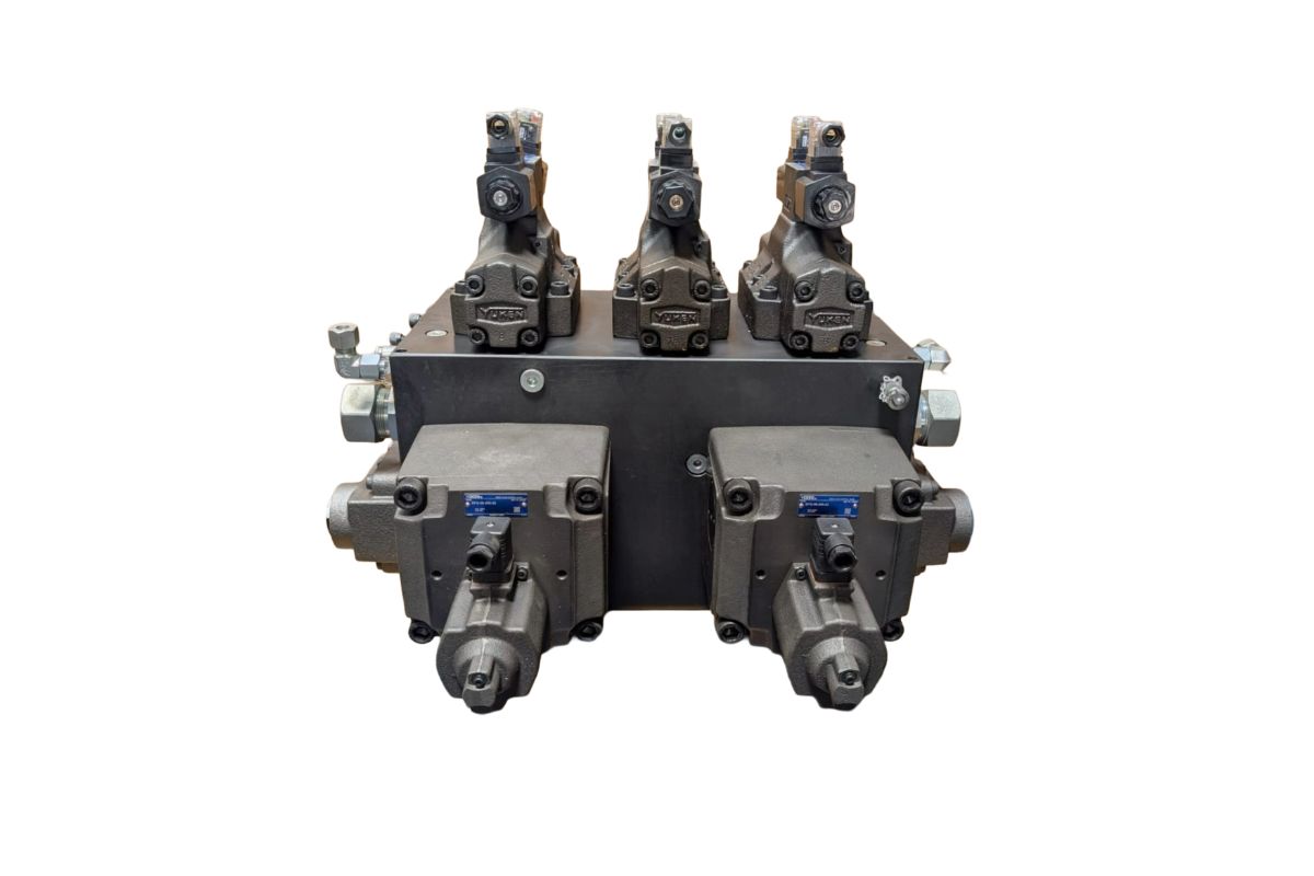 Compact Manifold Block For Mobile Application